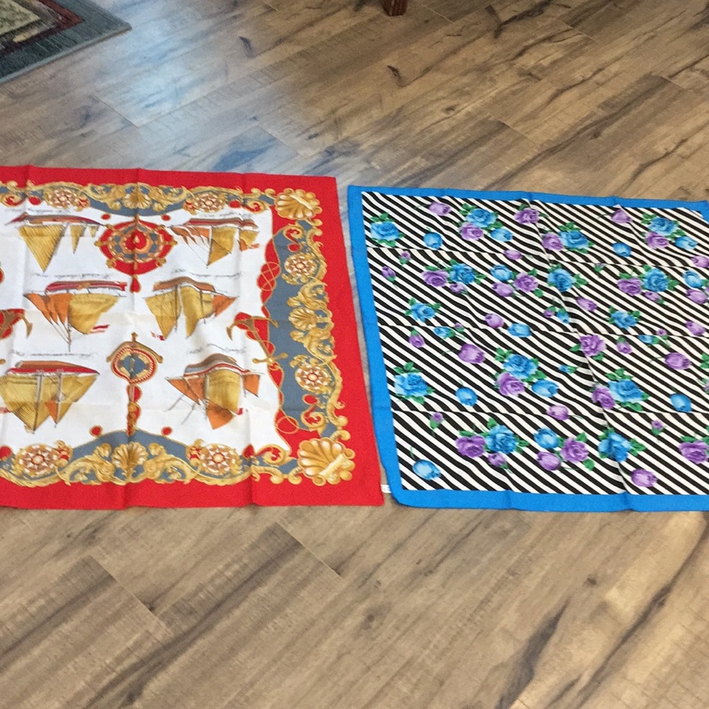 2 scarves